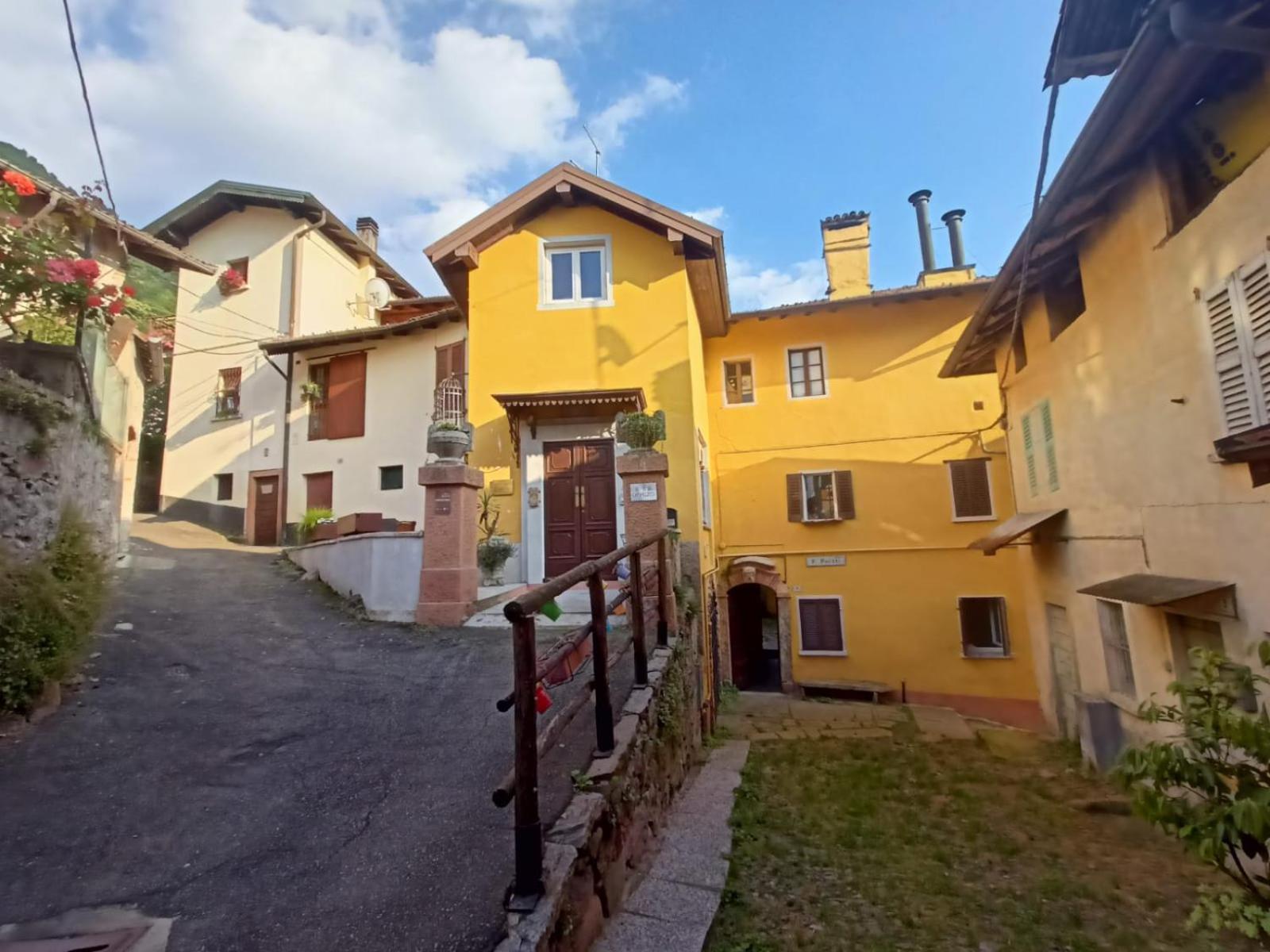 Ganna Foresteria Lombarda B & B Ca' Pelitti מראה חיצוני תמונה