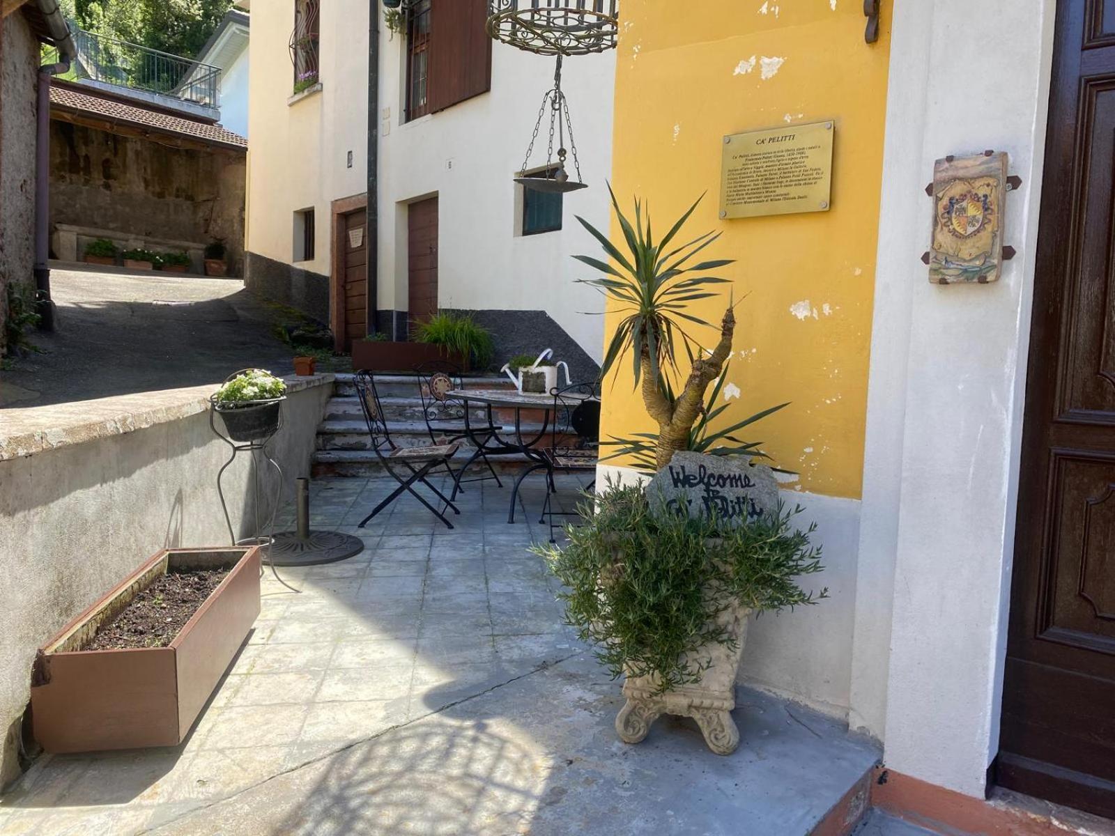 Ganna Foresteria Lombarda B & B Ca' Pelitti מראה חיצוני תמונה